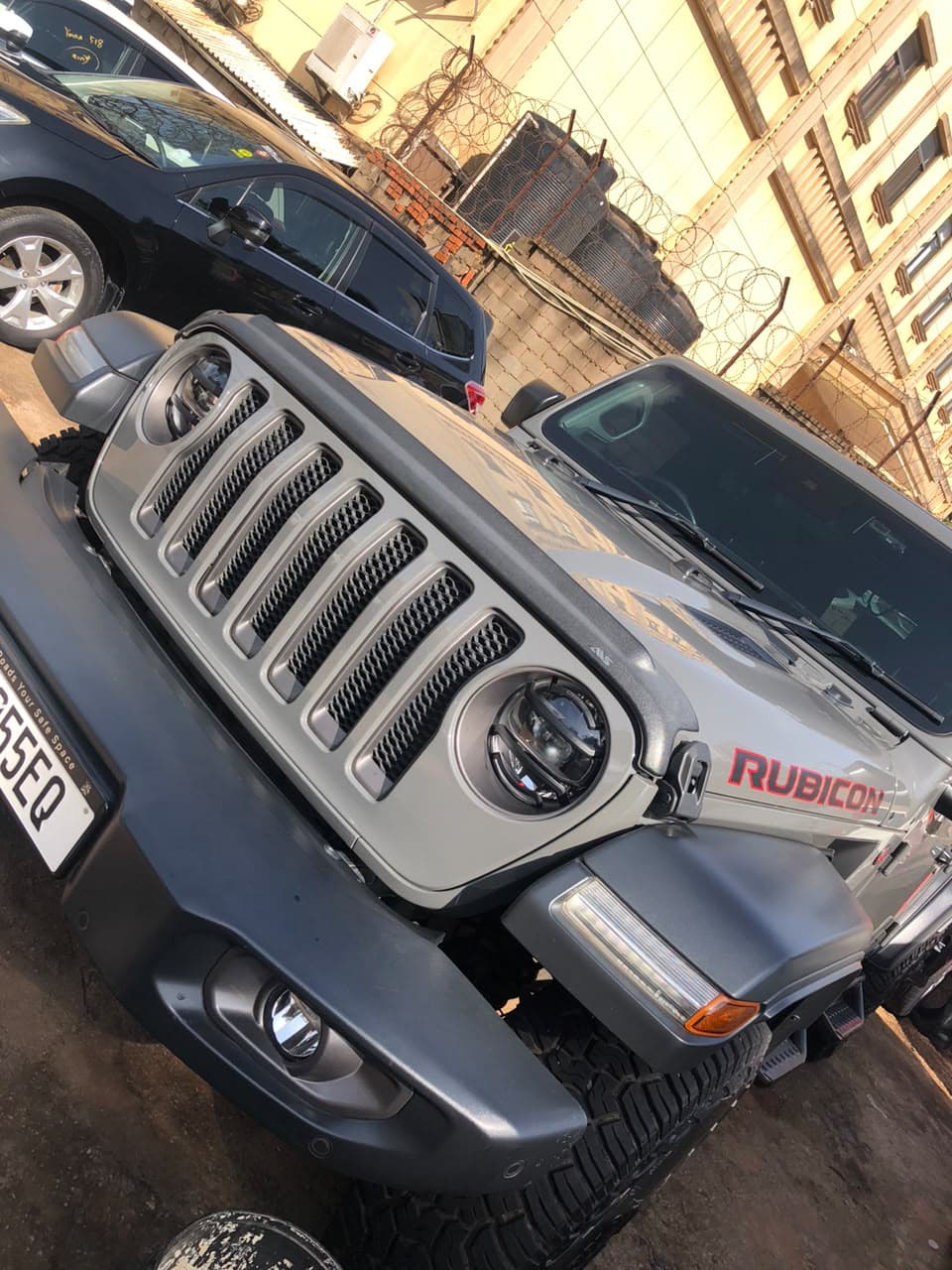 2018 Toyota Land Cruiser thumbnail 3