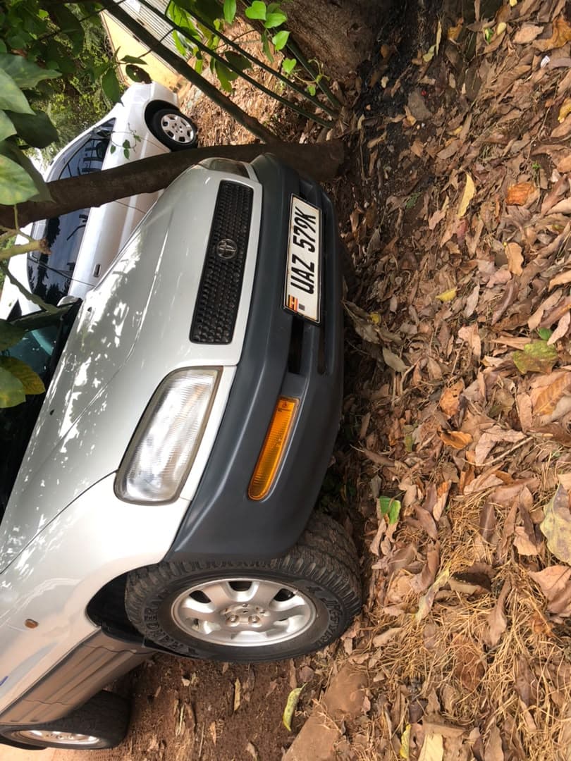 2000 Toyota RAV4 thumbnail 2