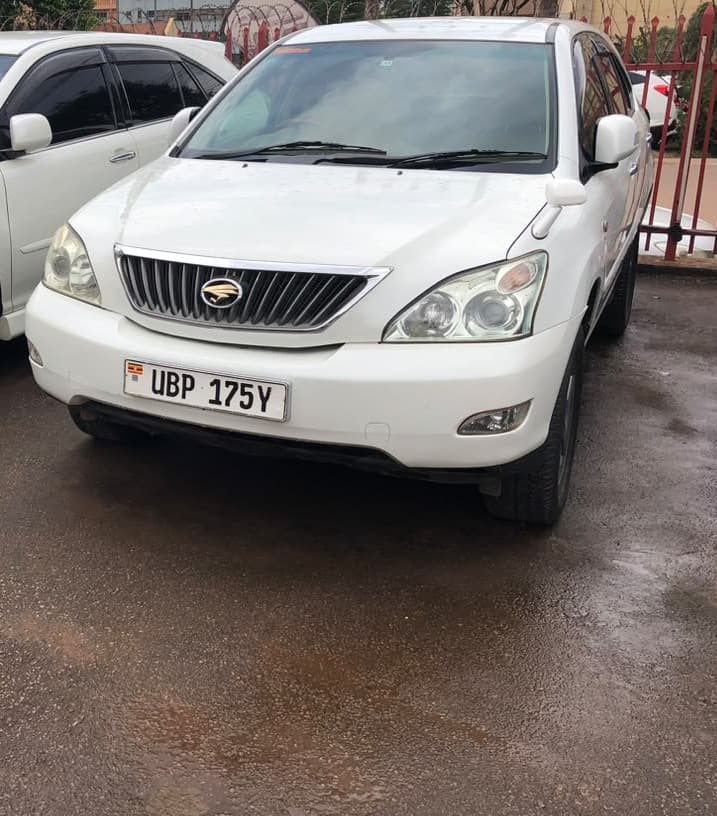 2012 Toyota Harrier for sale in Nakawa Kampala - Pearl White
