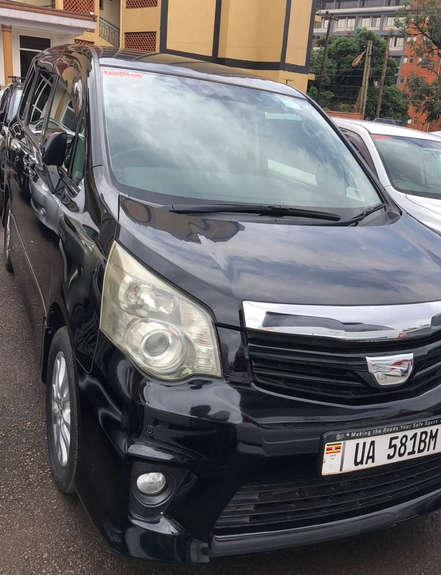 2018 Toyota Noah for sale in Nakawa Kampala - Black Metallic